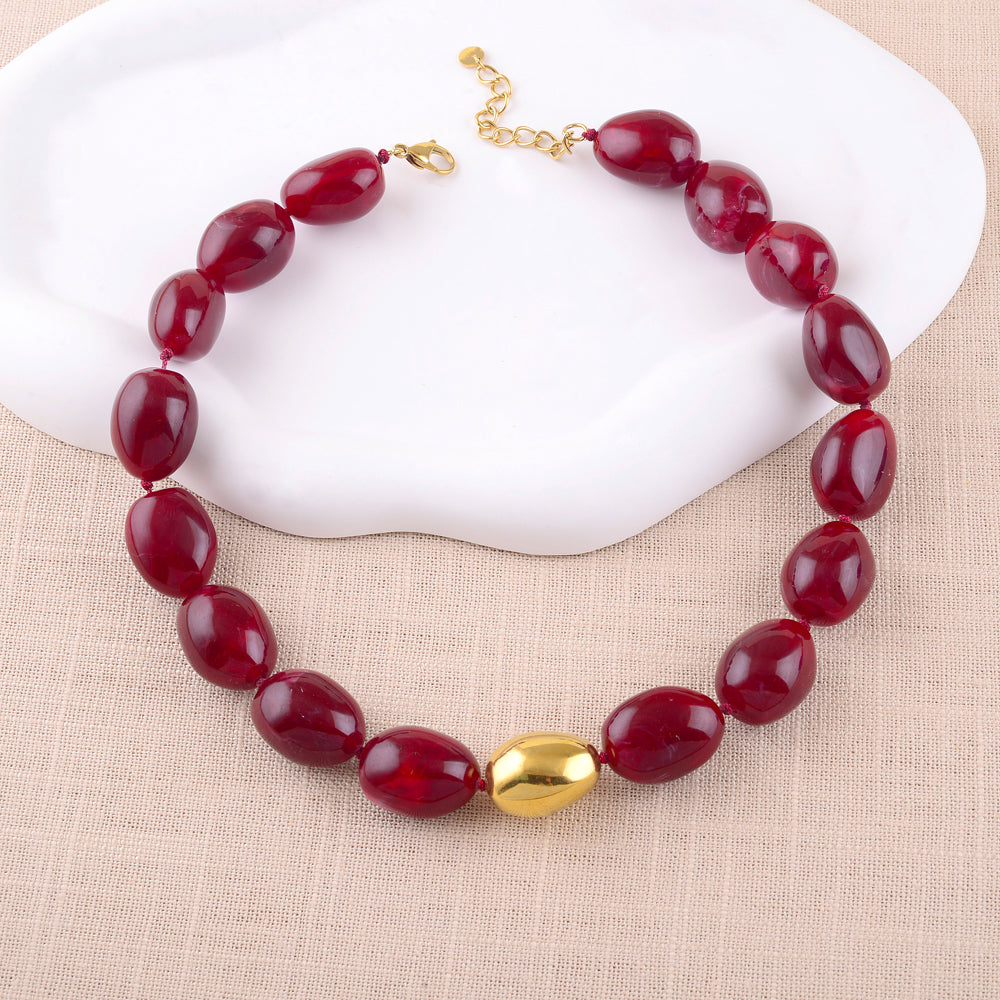 bordeaux rood collier van resin met stainless steel